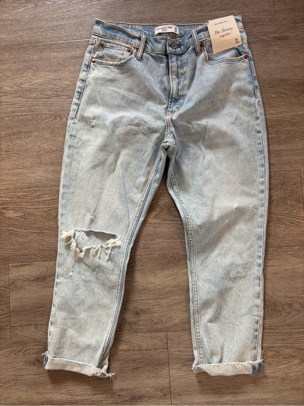 Abercrombie Light Wash Skinny High-Rise Jeans with Distressed Knee